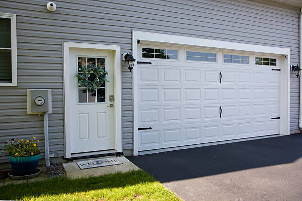 24/7 Emergency Garage Door Panel Replacement experts in Eau Claire, WI